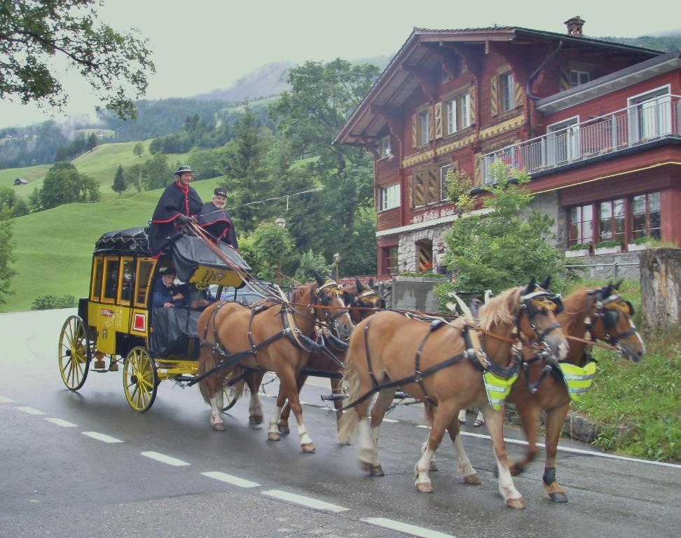 Hotel Posthaus Urigen Unterschachen Экстерьер фото